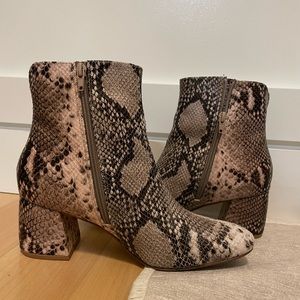 Chinese Laundry Boots 8.5